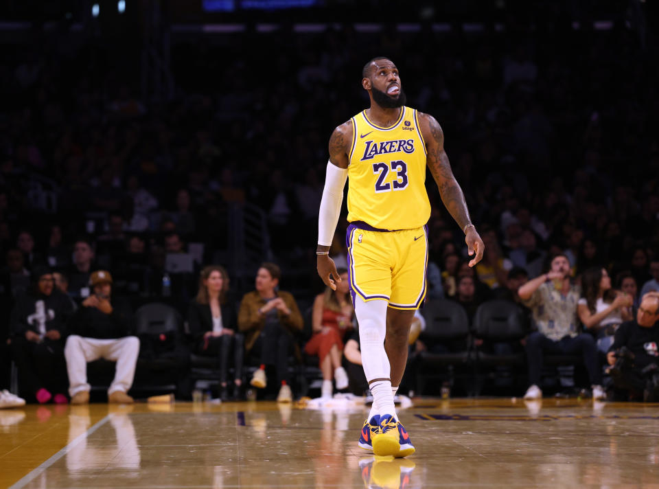 LeBron James（投籃者）此戰拿下24分。（Photo by Al Bello/Getty Images） 彩迷网论坛最新热门时事,关注，点阅，收藏